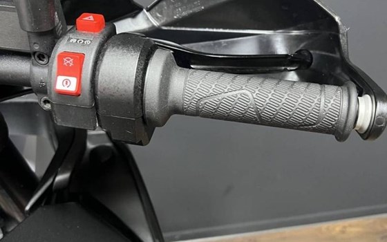 Gebrauchtmotorrad KTM 890 SMT - Bild 12