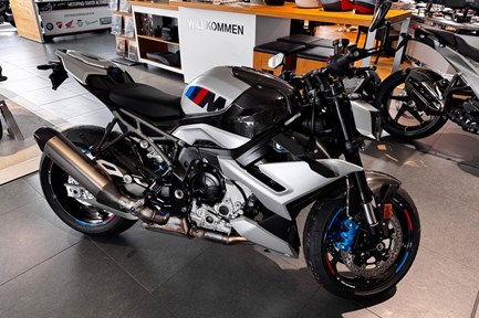 BMW M 1000 RR