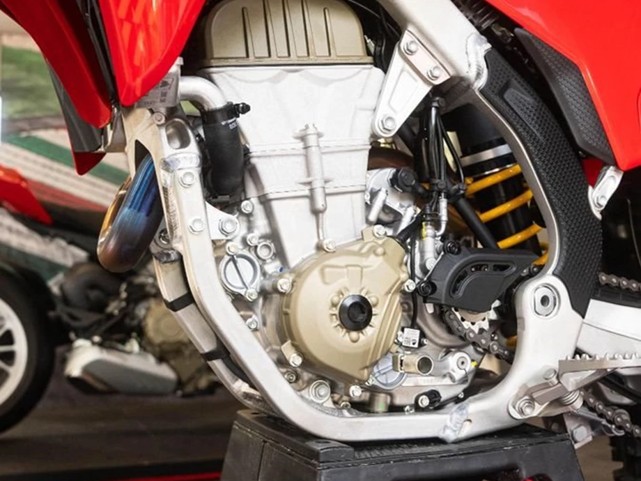 Angebot Ducati Desmo450 MX Bild 4: Angebot Ducati Desmo450 MX