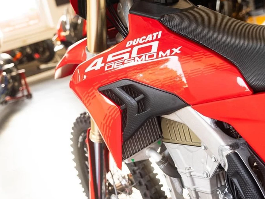 Angebot Ducati Desmo450 MX Bild 7: Angebot Ducati Desmo450 MX