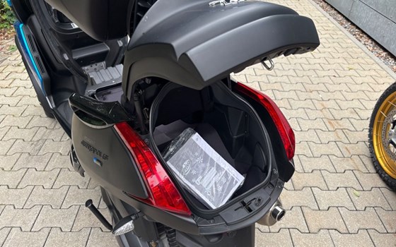 Gebrauchtmotorrad Peugeot Metropolis 400 - Bild 11