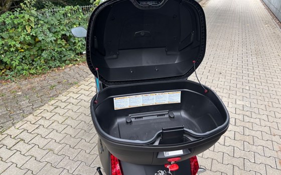 Gebrauchtmotorrad Peugeot Metropolis 400 - Bild 12