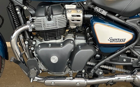 Neufahrzeug Royal Enfield Super Meteor 650 - Bild 17