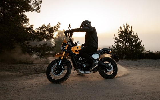 Neufahrzeug Triumph Scrambler 400 XC - Bild 18