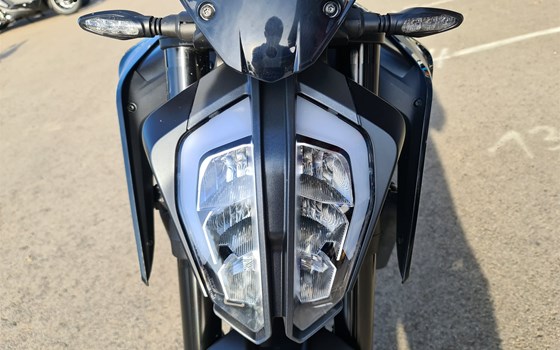 Gebrauchtmotorrad KTM 890 Duke - Bild 10 Gebrauchtmotorrad KTM 890 Duke - Bild 10