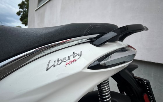 Gebrauchtmotorrad Piaggio Liberty 125 - Bild 4 Gebrauchtmotorrad Piaggio Liberty 125 - Bild 4