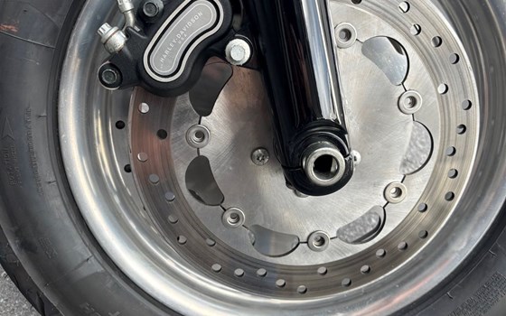 Gebrauchtmotorrad Harley-Davidson Dyna Fat Bob FXDF - Bild 2 Gebrauchtmotorrad Harley-Davidson Dyna Fat Bob FXDF - Bild 2