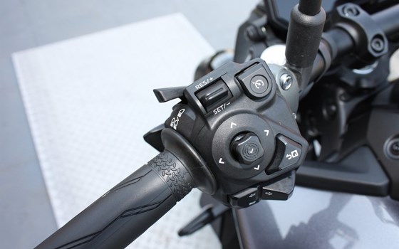 Gebrauchtmotorrad Yamaha MT-09 Y-AMT - Bild 10