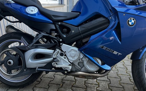 Gebrauchtmotorrad BMW F 800 ST - Bild 2