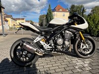 Gebrauchtmotorrad Triumph Speed Triple 1200 RR - PURE ELEGANZ, PERFORMANCE UND ATTITÜDE