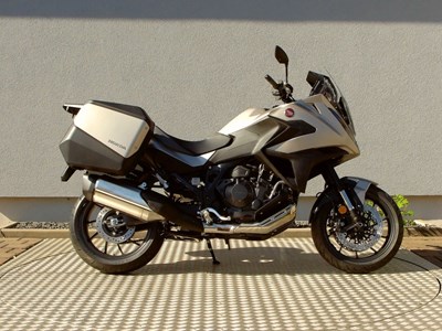 NT1100