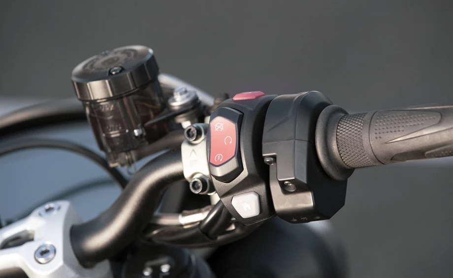 Angebot Triumph Street Triple RS Bild 5: Angebot Triumph Street Triple RS