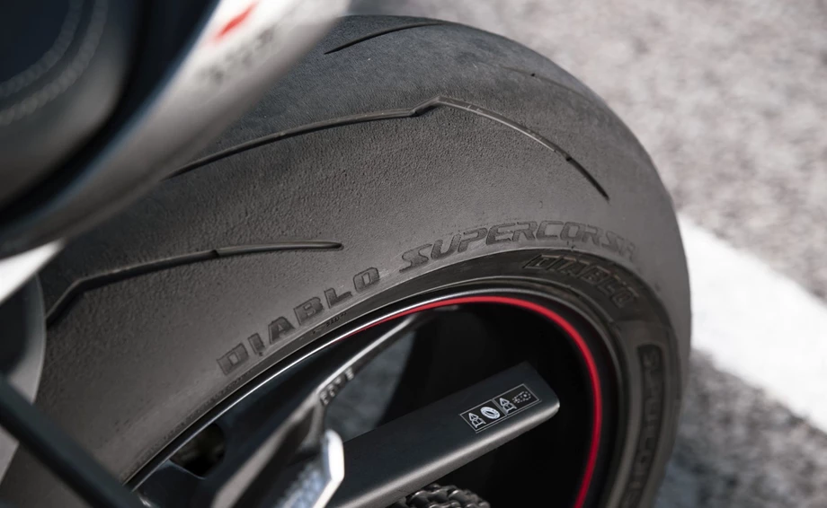 Angebot Triumph Street Triple RS Bild 8: Angebot Triumph Street Triple RS