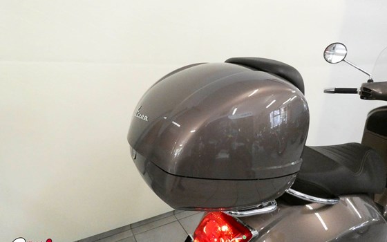 Gebrauchtmotorrad Vespa GTS 300 i.e. Touring - Bild 6 Gebrauchtmotorrad Vespa GTS 300 i.e. Touring - Bild 6