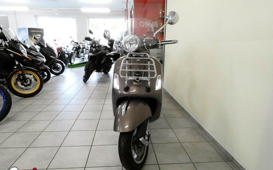 Gebrauchtmotorrad Vespa GTS 300 i.e. Touring - Bild 5 Gebrauchtmotorrad Vespa GTS 300 i.e. Touring - Bild 5