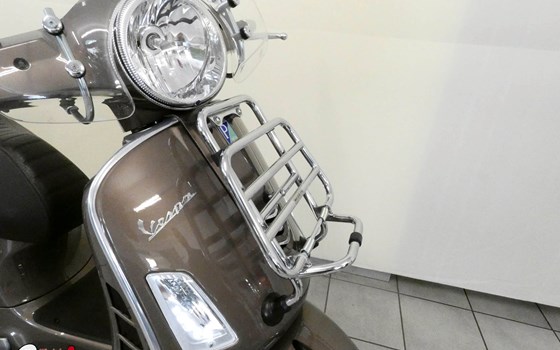 Gebrauchtmotorrad Vespa GTS 300 i.e. Touring - Bild 7 Gebrauchtmotorrad Vespa GTS 300 i.e. Touring - Bild 7