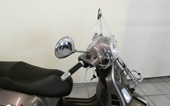 Gebrauchtmotorrad Vespa GTS 300 i.e. Touring - Bild 8 Gebrauchtmotorrad Vespa GTS 300 i.e. Touring - Bild 8