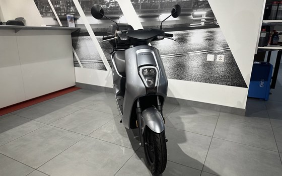 Motorrad Occasion Honda EM1 e - Bild 3