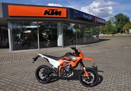 Neumotorrad KTM 125 SMC R