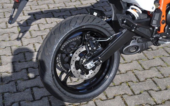 Neufahrzeug KTM 125 SMC R - Bild 15