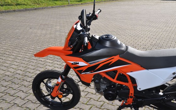 Neufahrzeug KTM 125 SMC R - Bild 6
