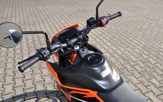 Neufahrzeug KTM 125 SMC R - Bild 8