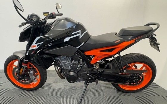 Gebrauchtmotorrad KTM 890 Duke GP - Bild 1