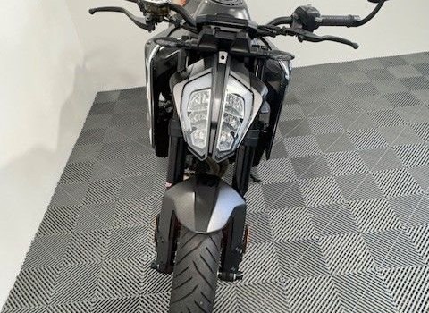 Gebrauchtmotorrad KTM 890 Duke GP - Bild 3