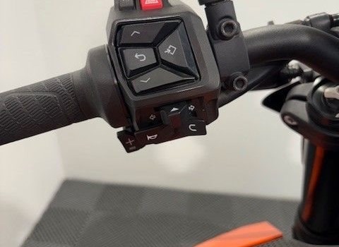 Gebrauchtmotorrad KTM 990 Duke - Bild 7