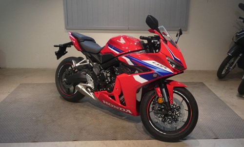 Honda CBR650R E-Clutch