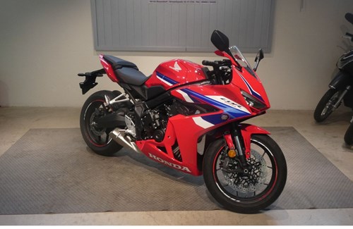 Neumotorrad Honda CBR650R E-Clutch