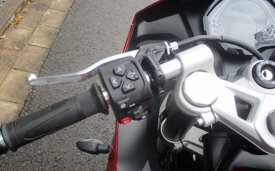 Gebrauchtmotorrad Triumph Daytona 660 - Bild 11