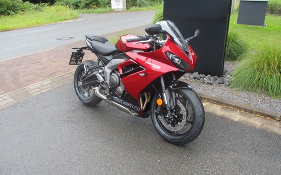 Gebrauchtmotorrad Triumph Daytona 660 - Bild 2