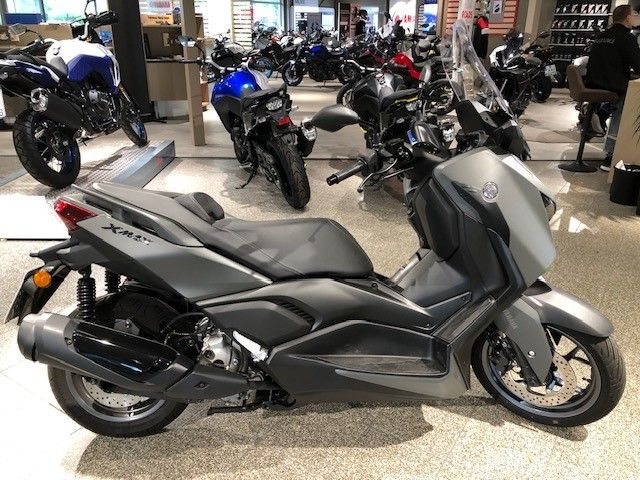 Yamaha XMAX 300 IRON MAX