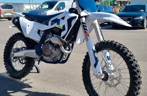 Neumotorrad Husqvarna FC 250