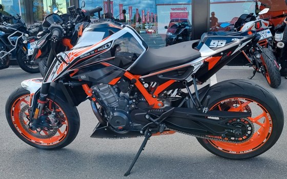 Gebrauchtmotorrad KTM 890 Duke R - Bild 4