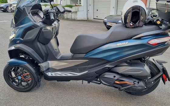 Gebrauchtmotorrad Piaggio MP3 530 HPE Exclusive - Bild 2 Gebrauchtmotorrad Piaggio MP3 530 HPE Exclusive - Bild 2