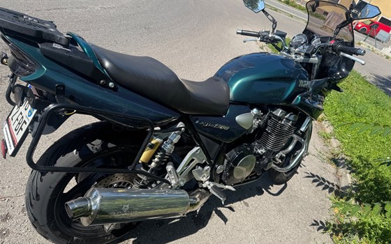Gebrauchtmotorrad Yamaha XJR 1300 - Bild 3 Gebrauchtmotorrad Yamaha XJR 1300 - Bild 3