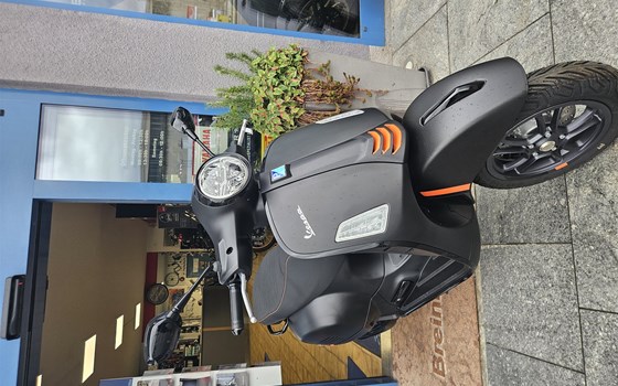 Neufahrzeug Vespa GTS 125 Super Sport - Bild 2 Neufahrzeug Vespa GTS 125 Super Sport - Bild 2