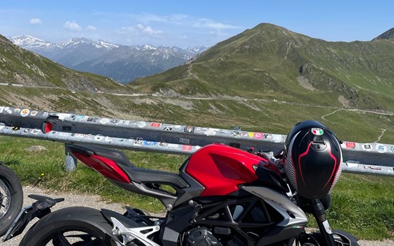Gebrauchtmotorrad MV Agusta Brutale - Bild 2 Gebrauchtmotorrad MV Agusta Brutale - Bild 2