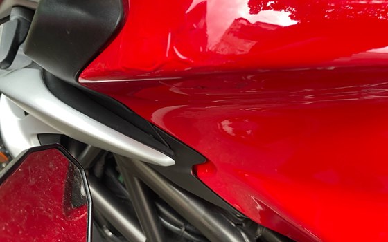 Gebrauchtmotorrad MV Agusta Brutale - Bild 5 Gebrauchtmotorrad MV Agusta Brutale - Bild 5