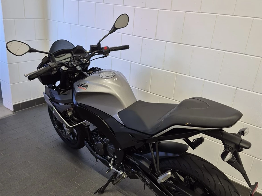 Angebot Aprilia Tuono 125 Bild 19: Angebot Aprilia Tuono 125