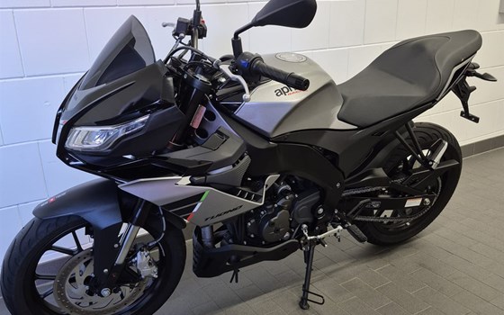 Gebrauchtmotorrad Aprilia Tuono 125 - Bild 13