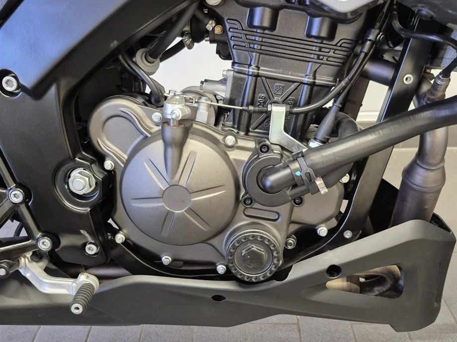 Angebot Aprilia Tuono 125 Bild 9: Angebot Aprilia Tuono 125