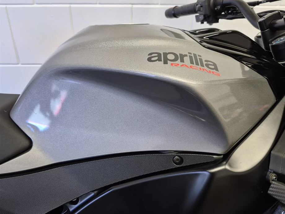 Angebot Aprilia Tuono 125 Bild 8: Angebot Aprilia Tuono 125