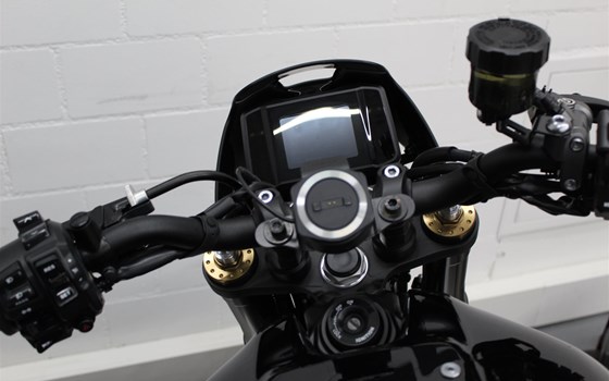 Motorrad Occasion Yamaha XSR900 - Bild 10