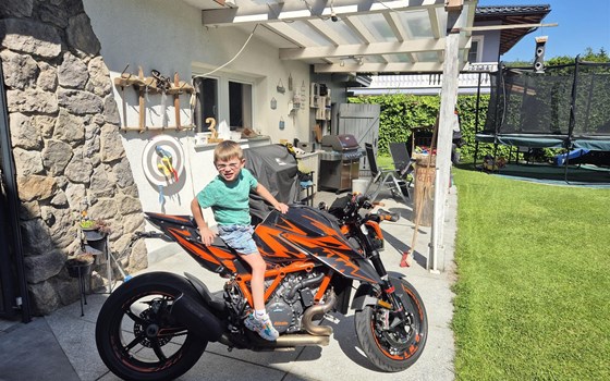 Gebrauchtmotorrad KTM 1290 Super Duke R - Bild 2 Gebrauchtmotorrad KTM 1290 Super Duke R - Bild 2