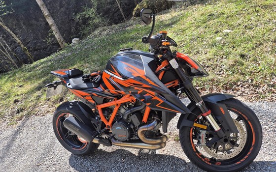 Gebrauchtmotorrad KTM 1290 Super Duke R - Bild 4 Gebrauchtmotorrad KTM 1290 Super Duke R - Bild 4