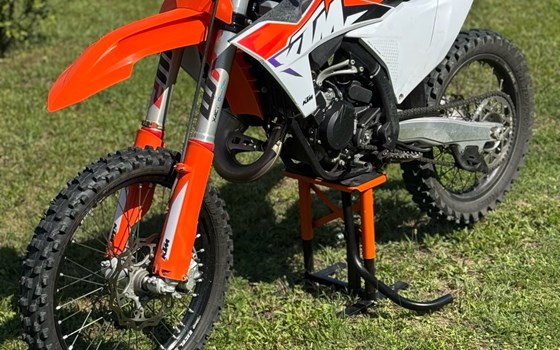 Gebrauchtmotorrad KTM 125 SX - Bild 1 Gebrauchtmotorrad KTM 125 SX - Bild 1