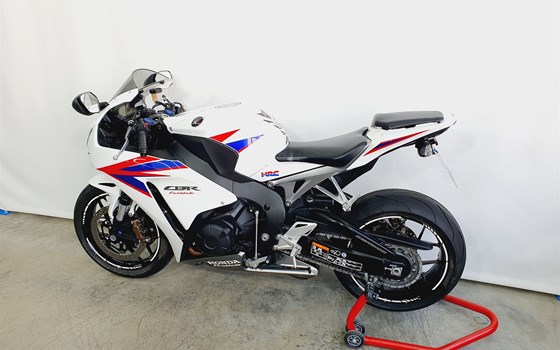 Gebrauchtmotorrad Honda CBR1000RR Fireblade - Bild 8